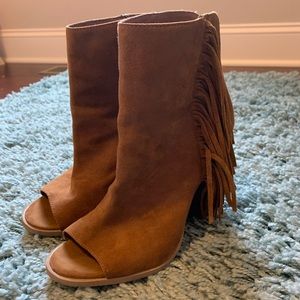 Fringe boots